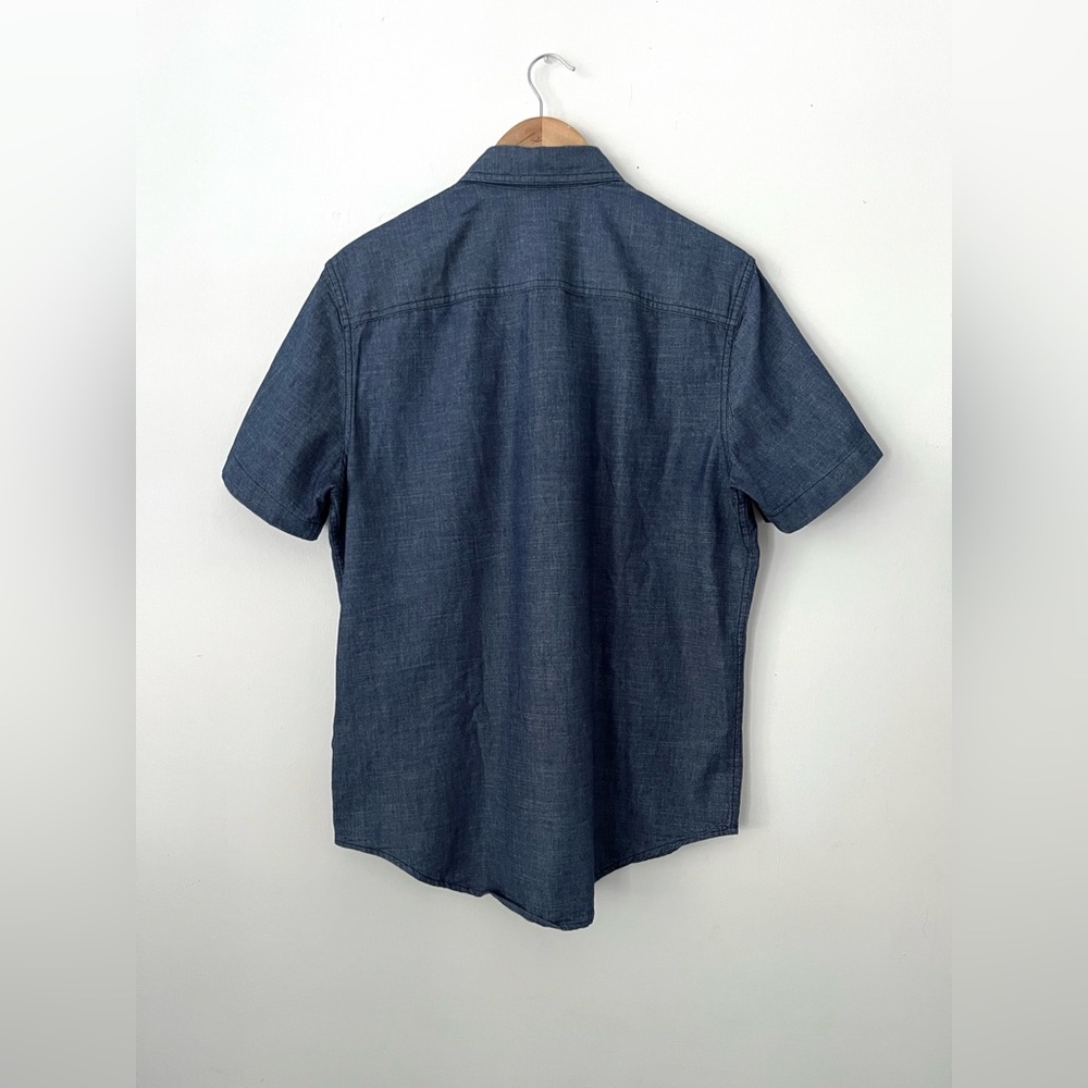 Calvin Klein Men’s Denim Jeans Dark Blue Short Sleeve Shirt - Picture 2 of 6